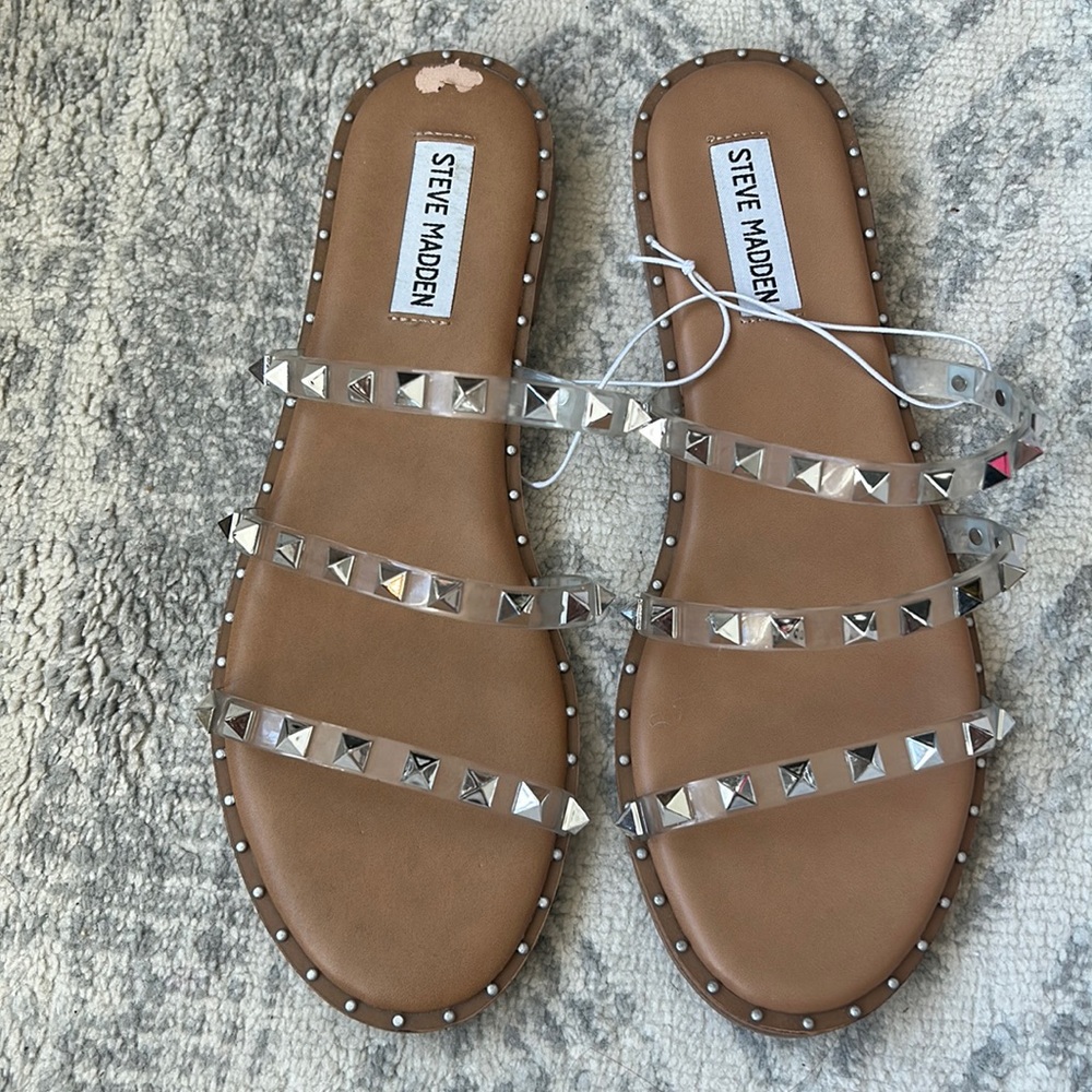 Steve Madden flats sandals